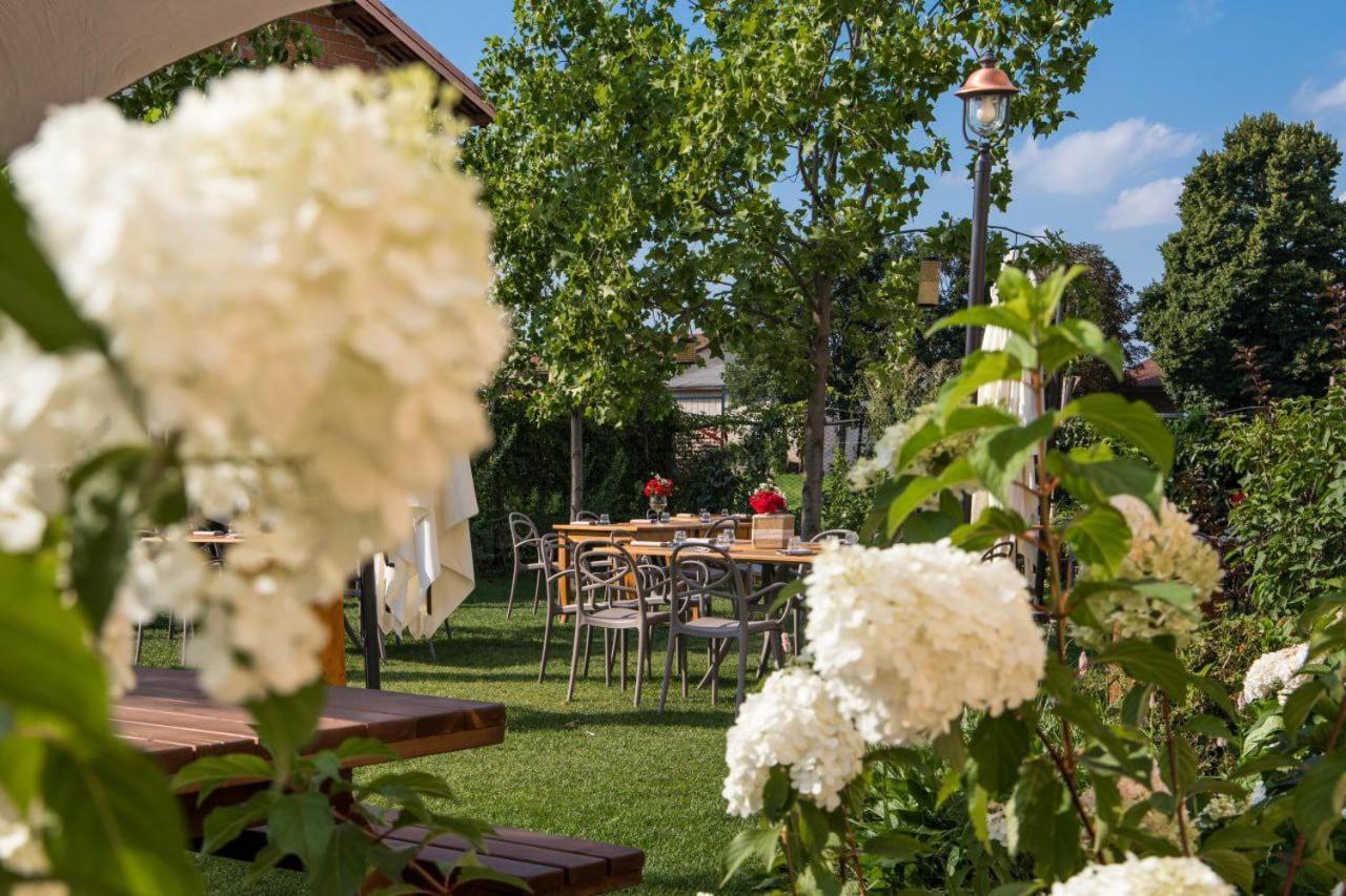 La Tenuta Di Santo Stefano Agri Resort & Spa Fossano Exterior foto